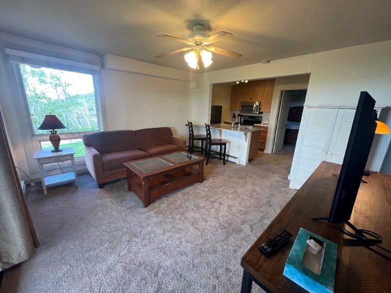 Building Photo - 31095 US-40