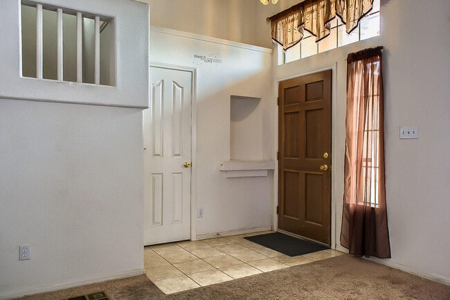 Building Photo - 401 Santorini Ct