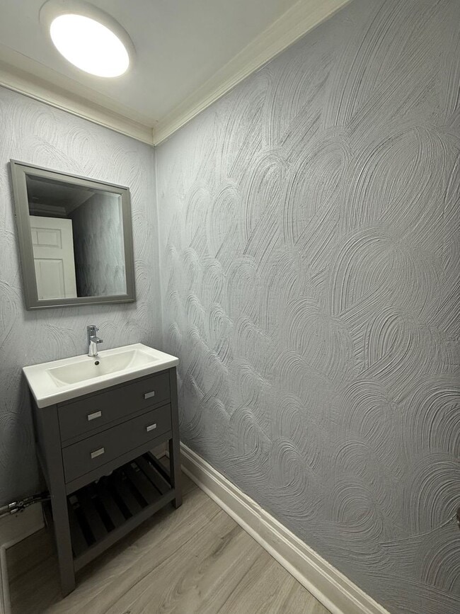 Building Photo - Troy Hill House!-3 Bed 1.5 Bath in Northside