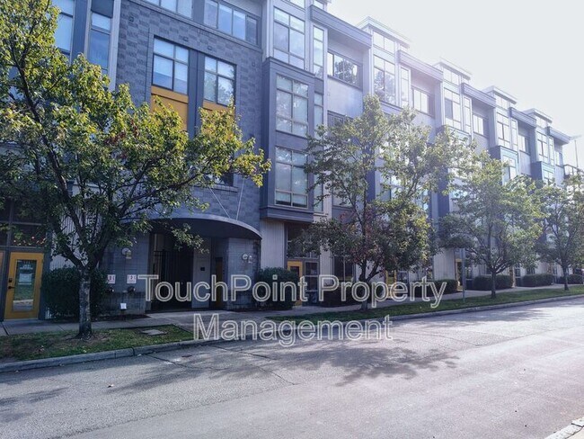 Primary Photo - 514 W 10th St
