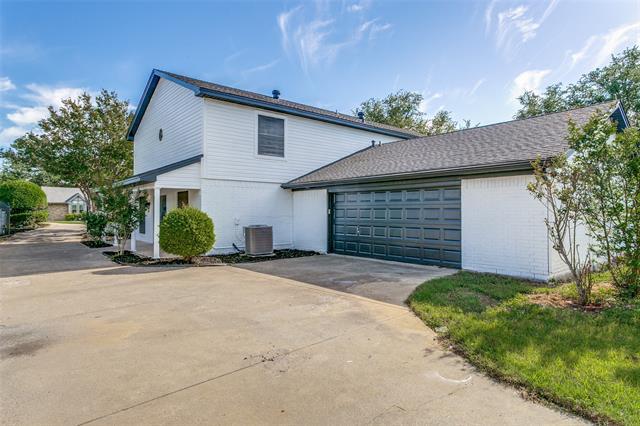 Building Photo - 2 Linderhof Cir