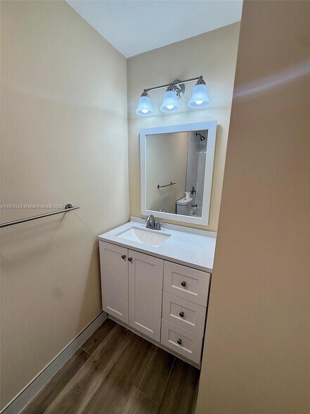 Building Photo - 11561 SW 51st Ct