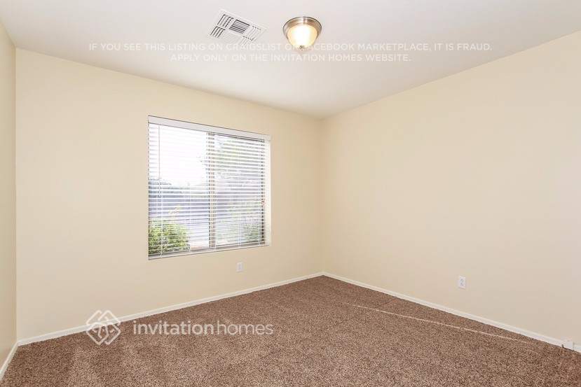 Building Photo - 15838 W Tara Ln