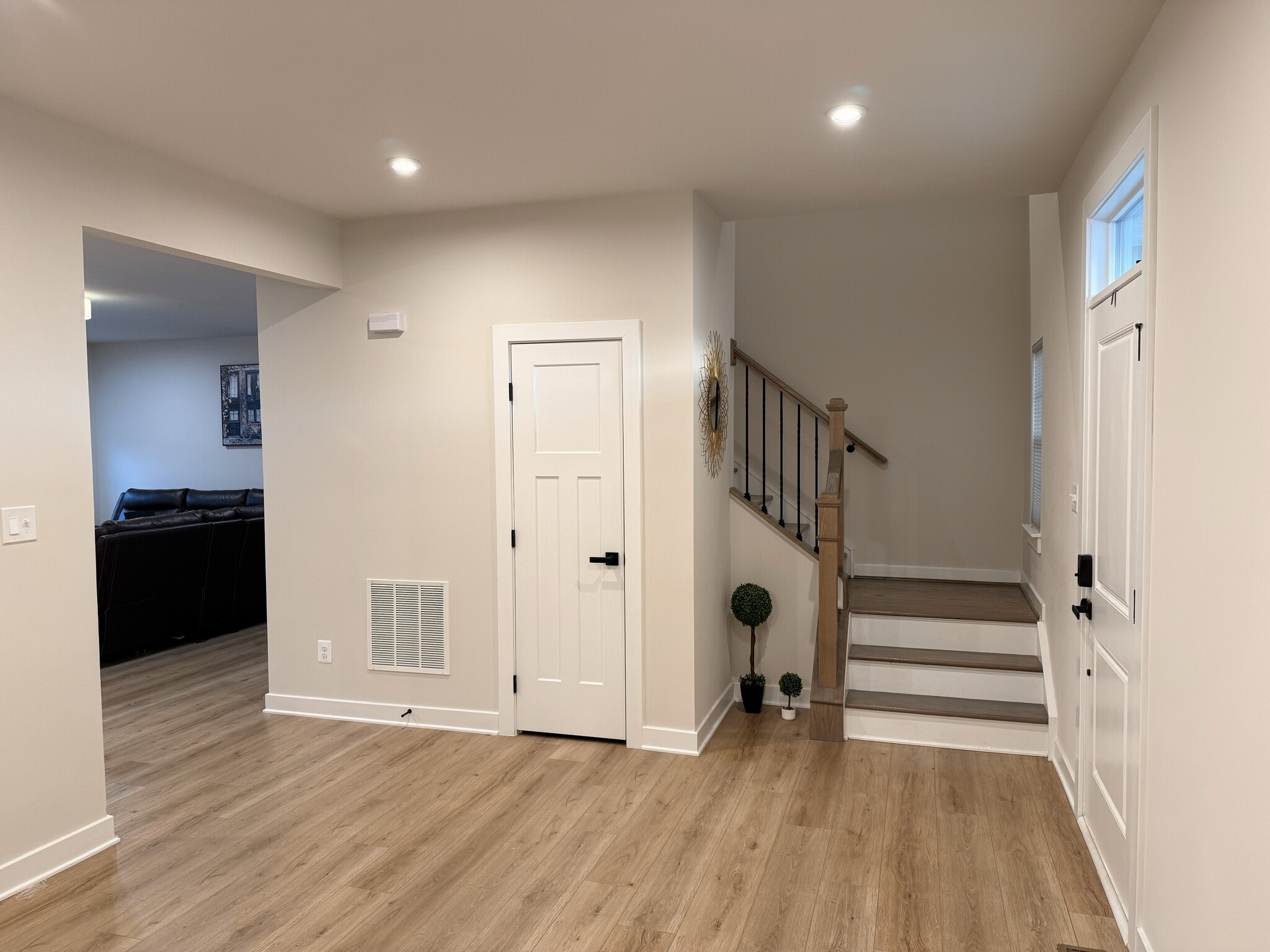 Building Photo - 3212 Vanessa Dr