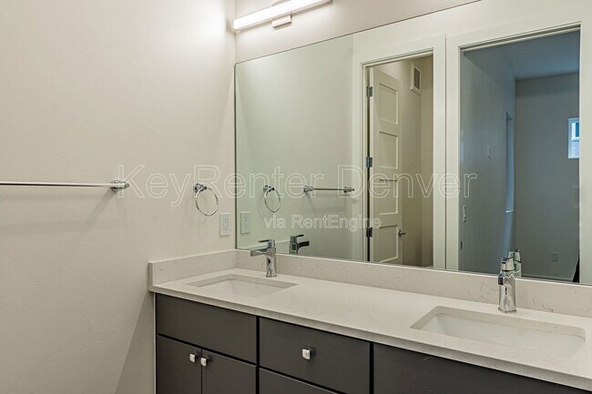 Building Photo - 1286 Osceola St