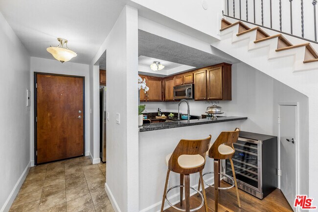 Building Photo - 1633 S Bentley Ave