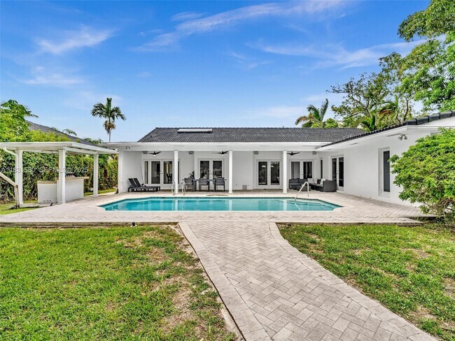 Building Photo - 413 Tamarind Dr