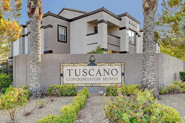 Building Photo - Charming 1 bedroom Condo with full size Ga...
