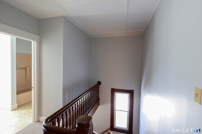 Building Photo - 24 Fairview St