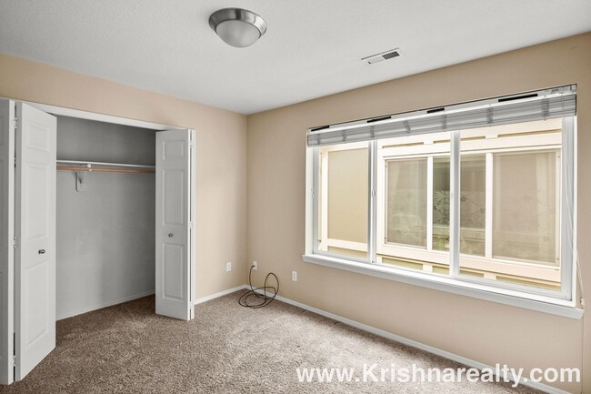 Building Photo - Lovely 3 BD* 2.5 Arbor Station Townhome Av...