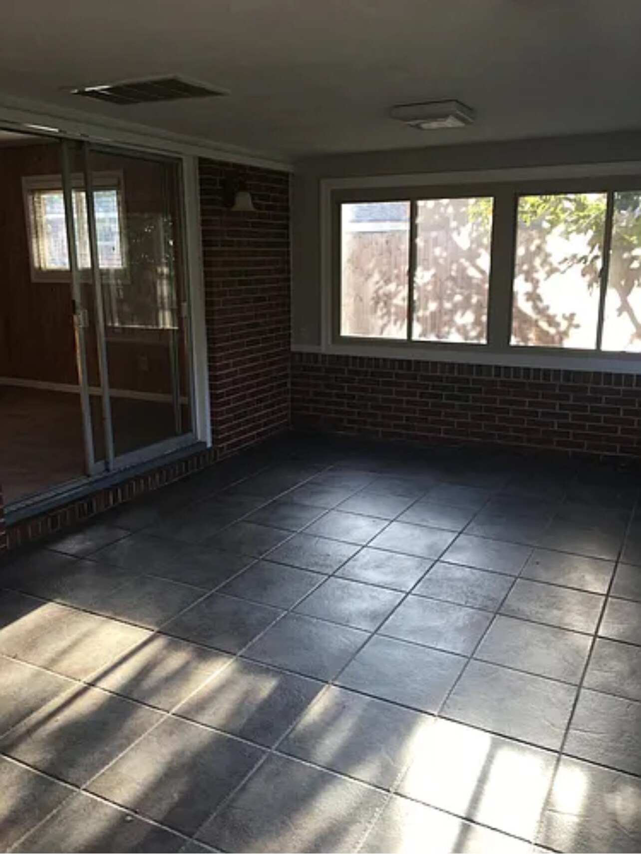 Building Photo - 853 Deary Ln