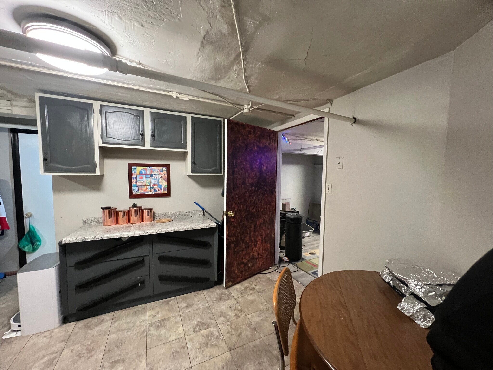 Building Photo - 1620 W Thome Ave