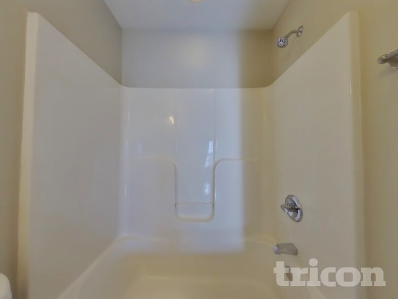 Building Photo - 1612 Robert Rd