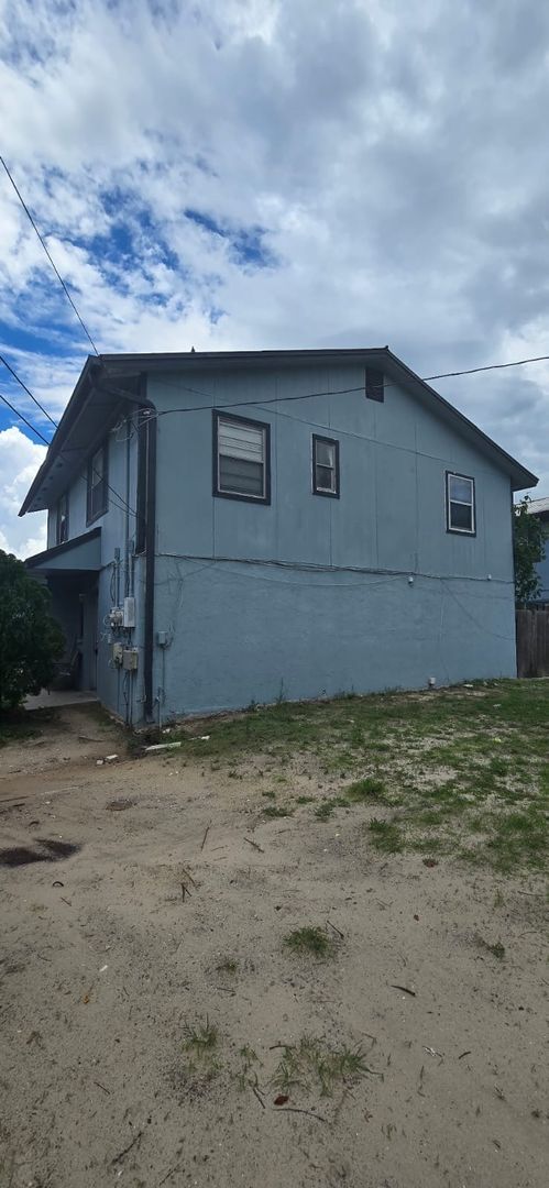 Building Photo - Available 2/1.5 Townhome in Tampa $500 OFF FIRST MONTHS RENT MOVE-IN SPECIAL!!