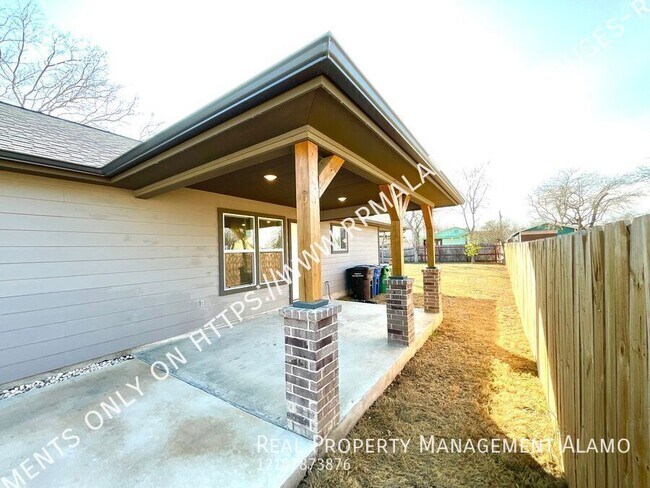 Building Photo - 255 Dolores Ave