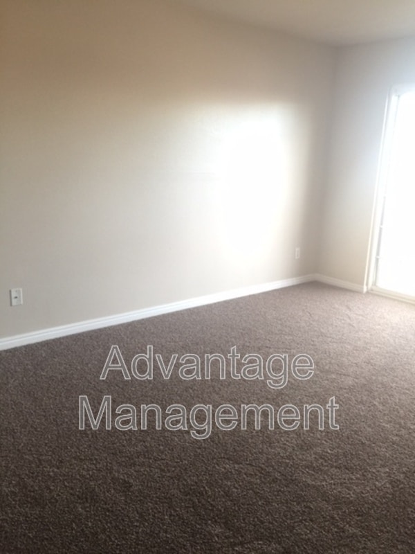 Building Photo - 105 Daybreak Ln