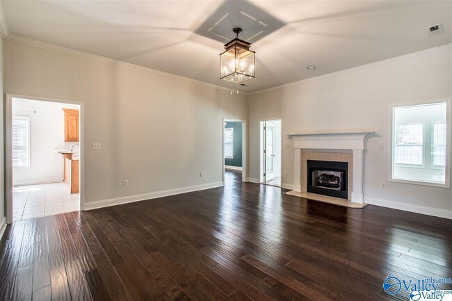 Building Photo - 123 Paul Revere Dr