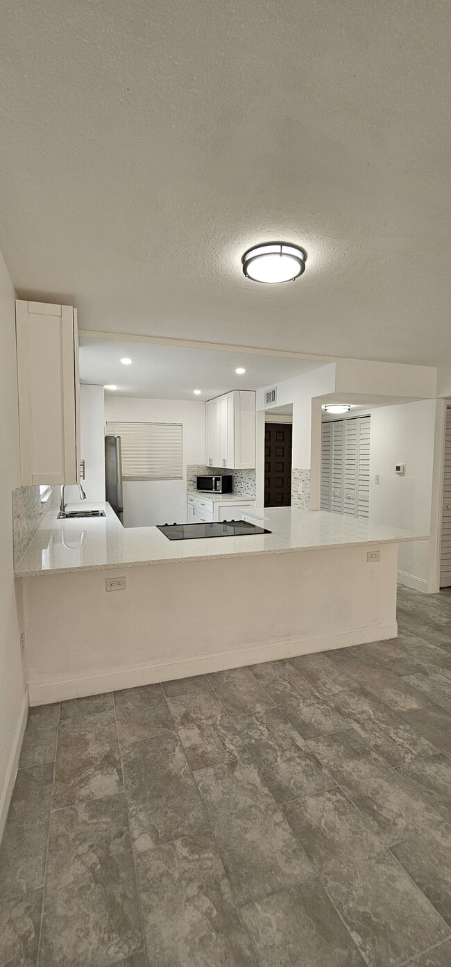 Building Photo - 301 87th Ave