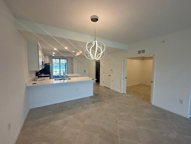 Building Photo - 12240 Wellen Golf St