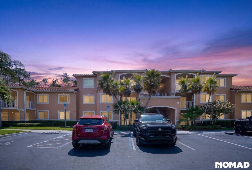 Building Photo - 1885 Florida Club Dr