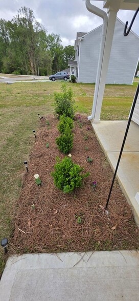 Building Photo - 134 Lang Farm Rd