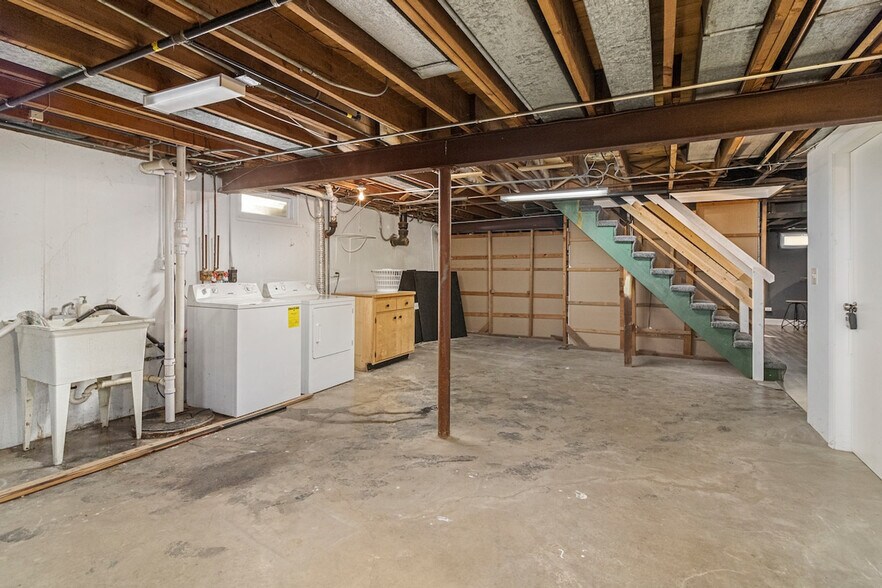 Building Photo - 1555 Orchard Rd