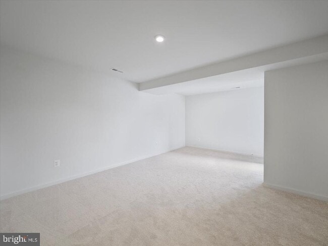Building Photo - 258 Clifton Mnr