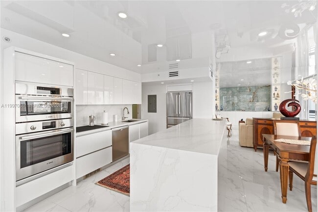 Building Photo - 19101 NE 36th Pl