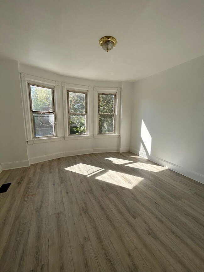 Building Photo - 350 Cleveland Ave