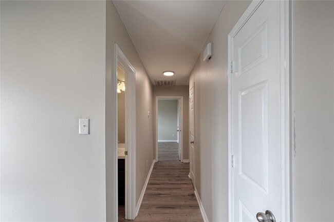 Building Photo - 14087 Running Bear Dr