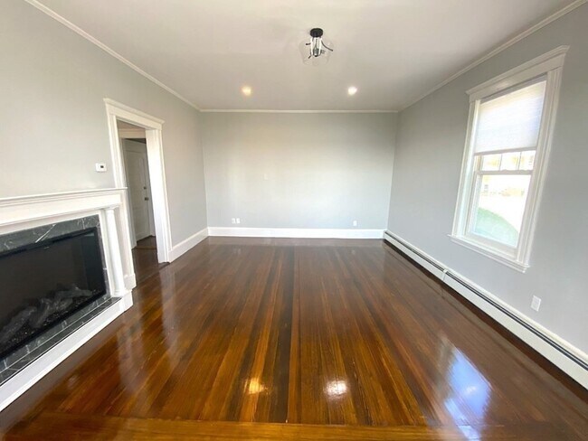 Building Photo - 126 Bayswater St