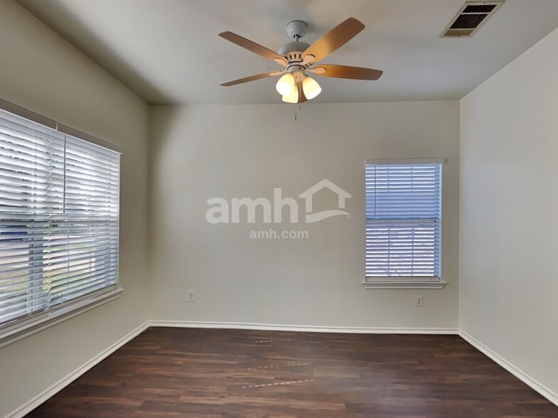 Building Photo - 256 Poplarwood Dr