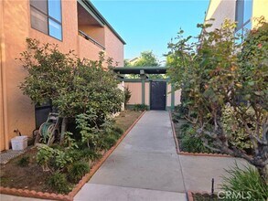 Building Photo - 1126 Fairview Ave