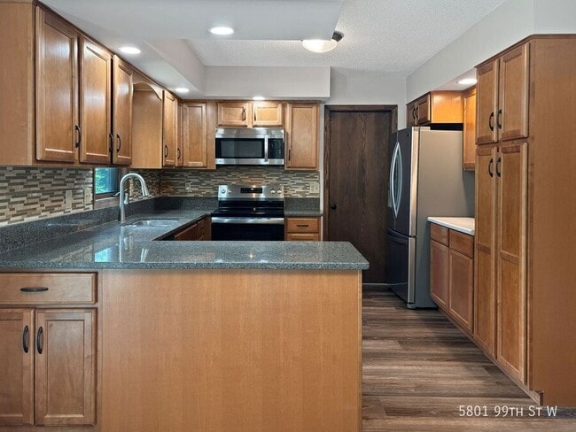 Building Photo - 5801 W 99th St