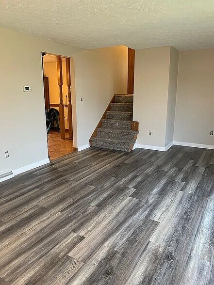 Building Photo - 114 Hillcrest Acres