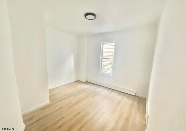 Building Photo - 326 N Tennessee Ave