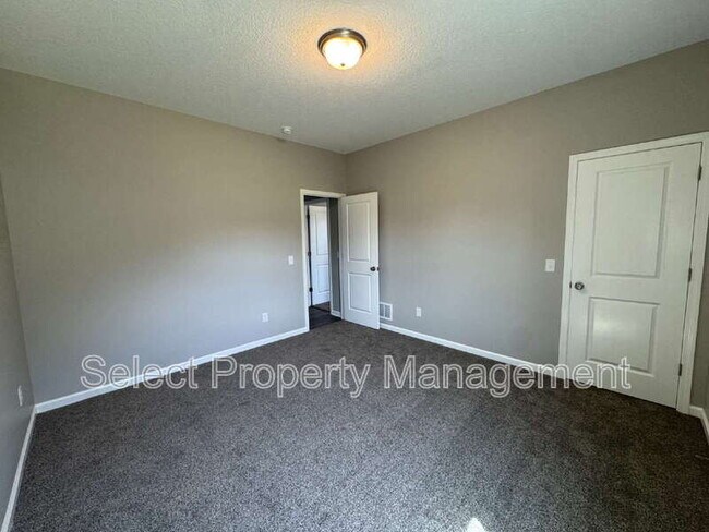 Building Photo - 8793 Elmont Cv