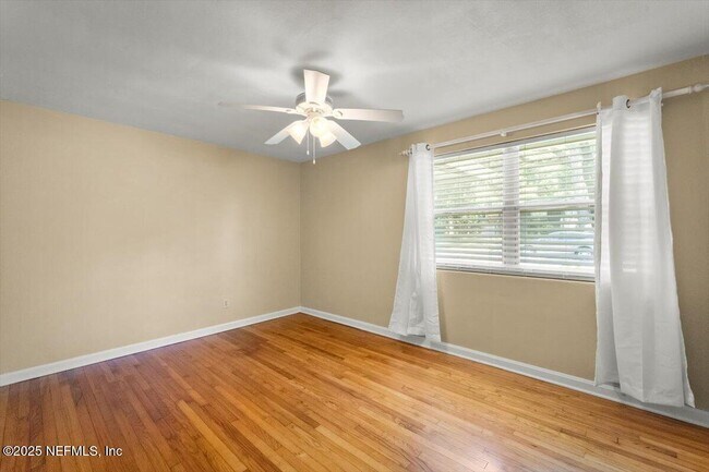 Building Photo - 2240 Jose Cir S