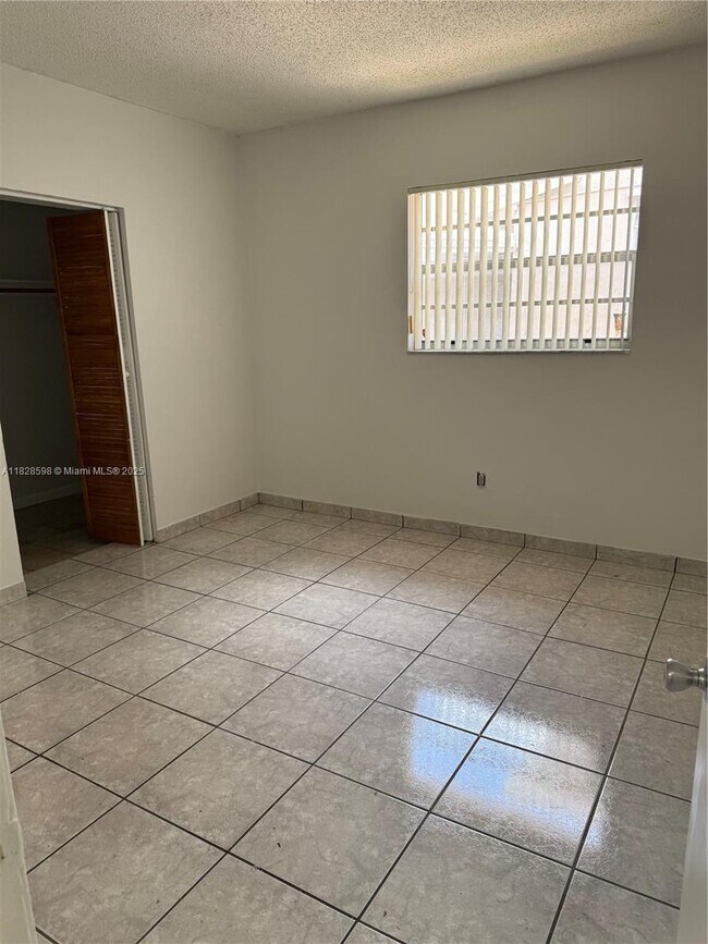 Building Photo - 613 NW 58th Ave