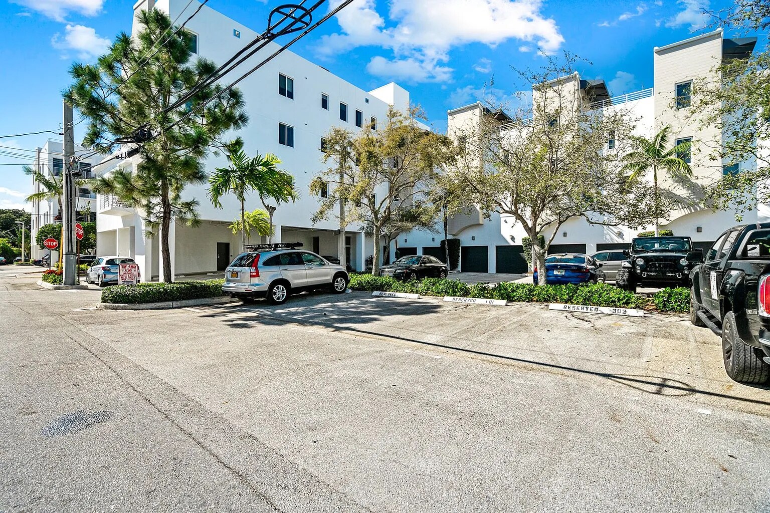 Building Photo - 111 SE 2nd St