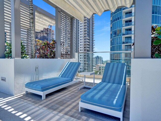 Building Photo - 100 E Las Olas Blvd