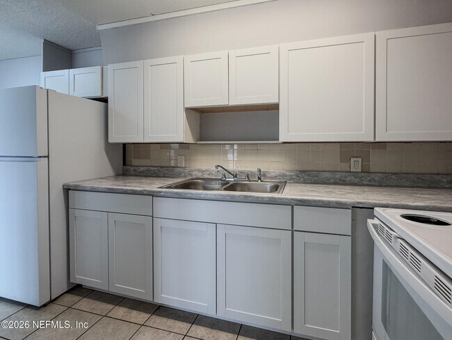 Building Photo - 1124 Woodruff Ave