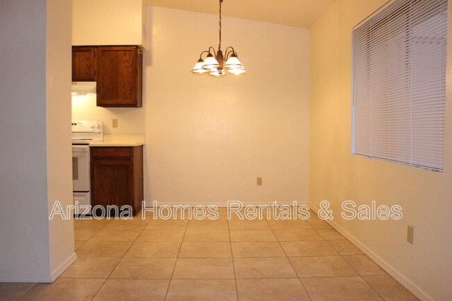 Building Photo - 609 S Liana Ct