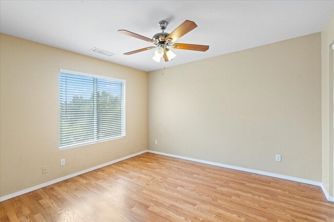 Building Photo - 6349 W Desert Hollow Dr