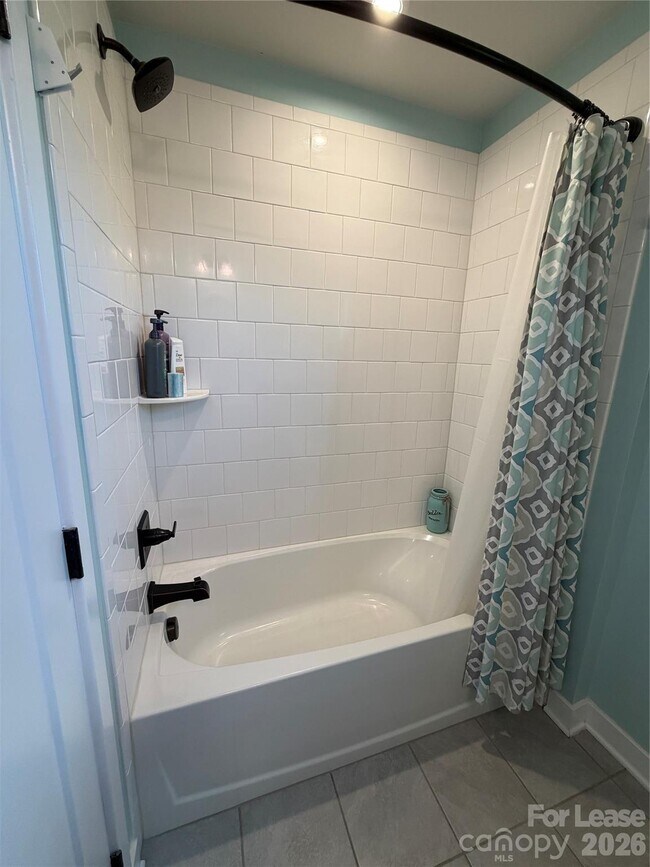 Building Photo - 163 Beacon Dr