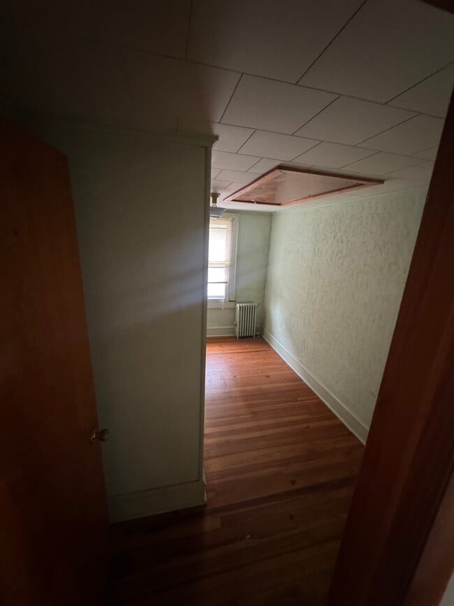 Primary Photo - 257 Main St