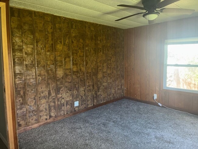 Building Photo - 476 Stallion Ct