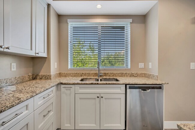 Building Photo - 1225 Wolf Hollow Ln