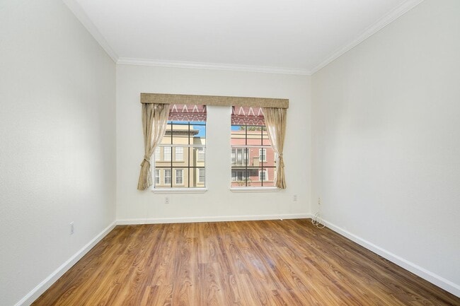 Building Photo - 2 bedroom 2 bathroom condo in Uptown District!