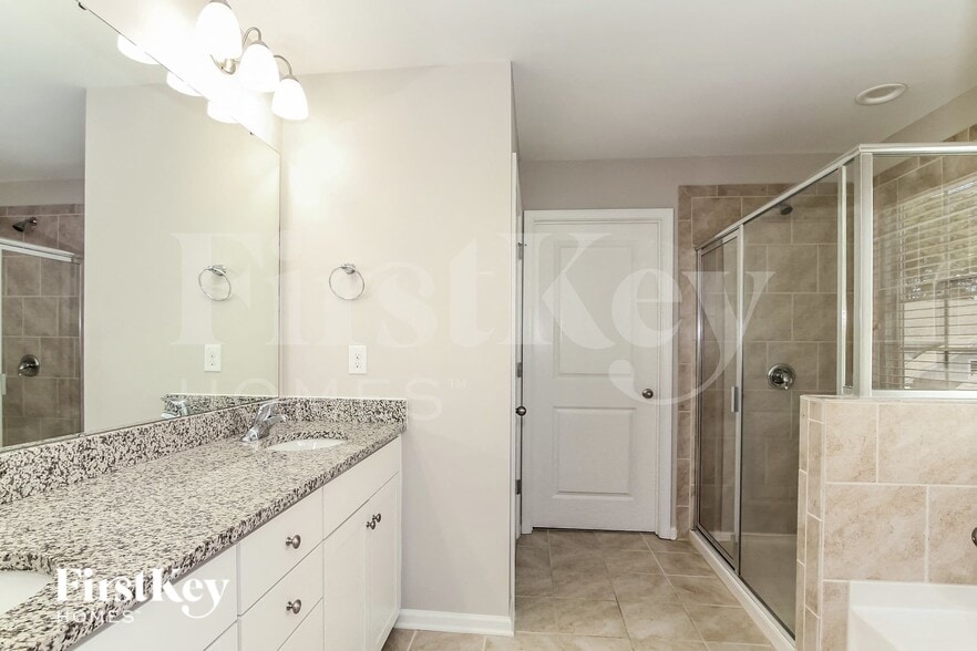 Building Photo - 3940 Lake Breeze Dr